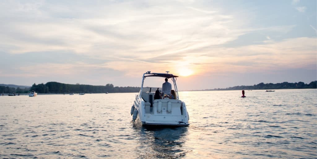 How Does Right-of-Way Work When Boating?